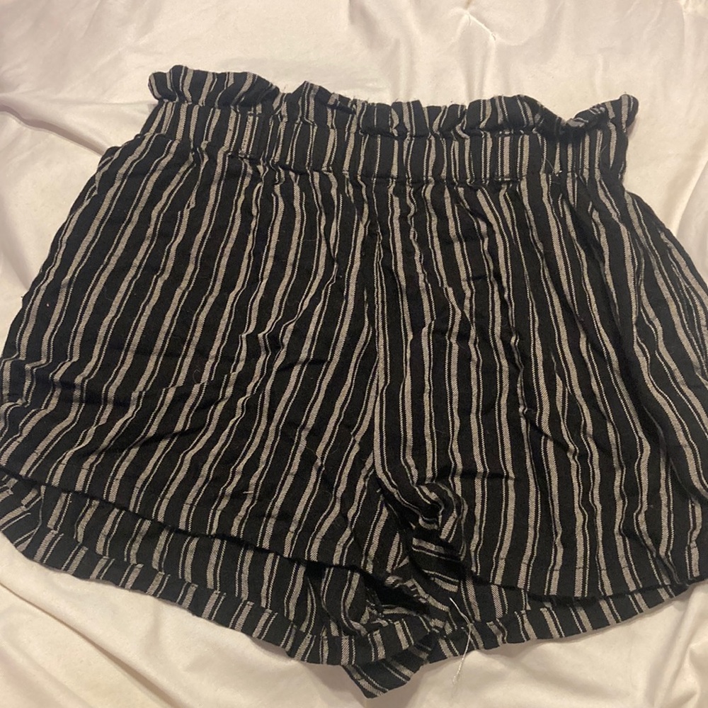 hollister ultra high rise flowy shorts